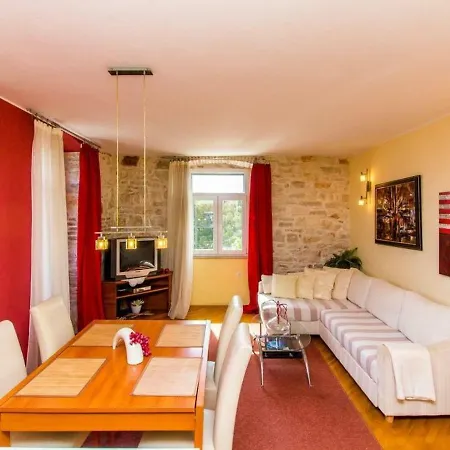 Riva Apartment *